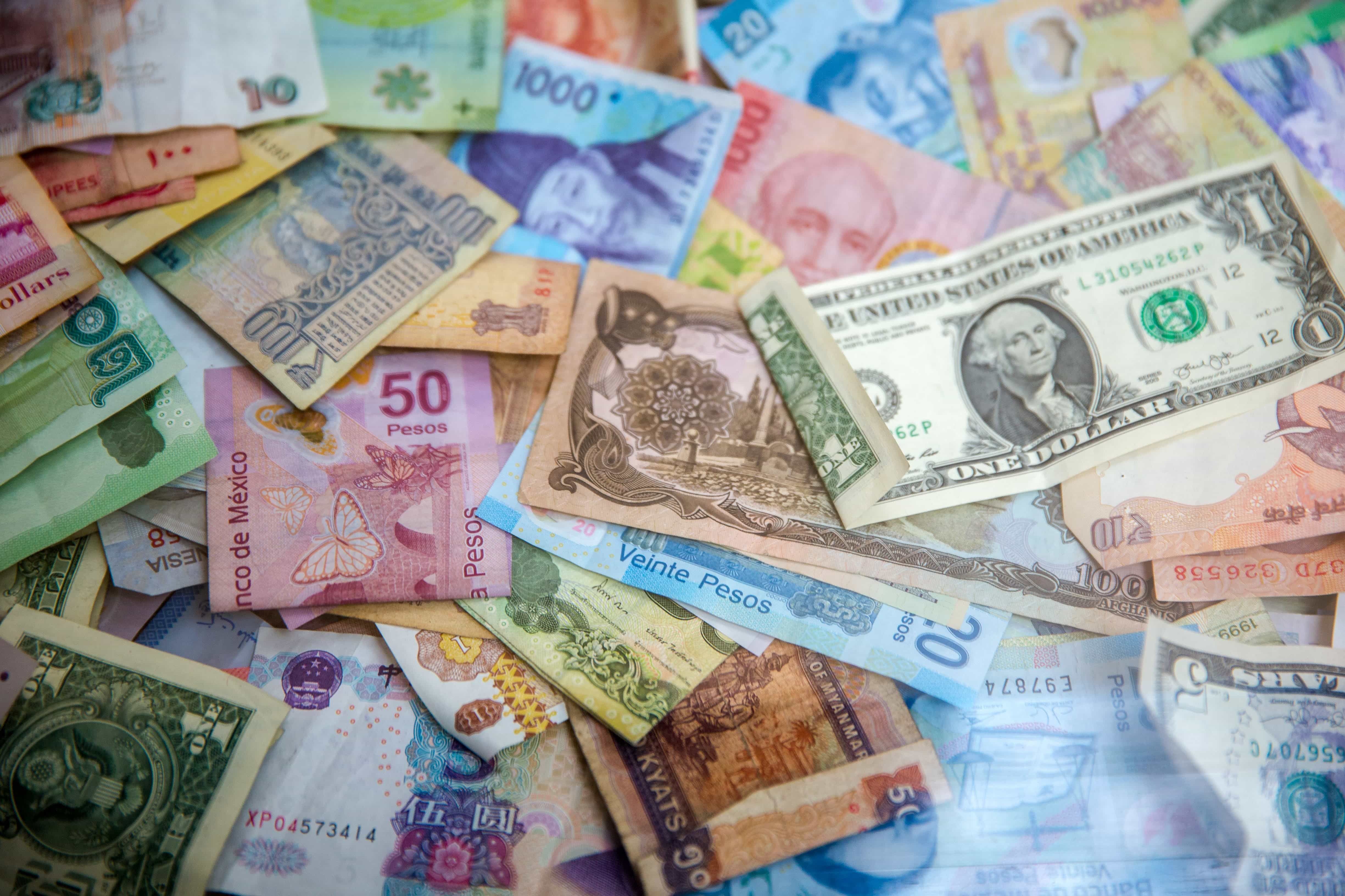 How currencies gain value
